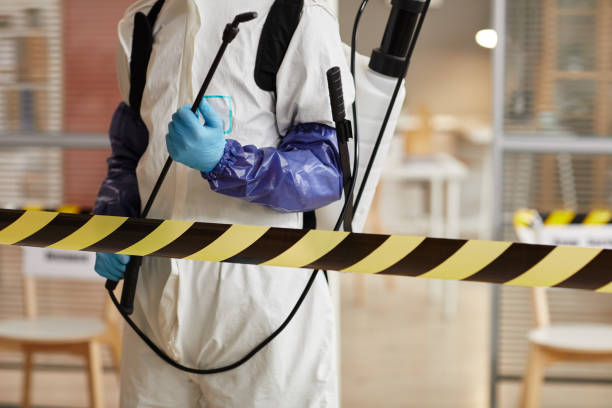 Professional Biohazard technician working in Bartlett, IL